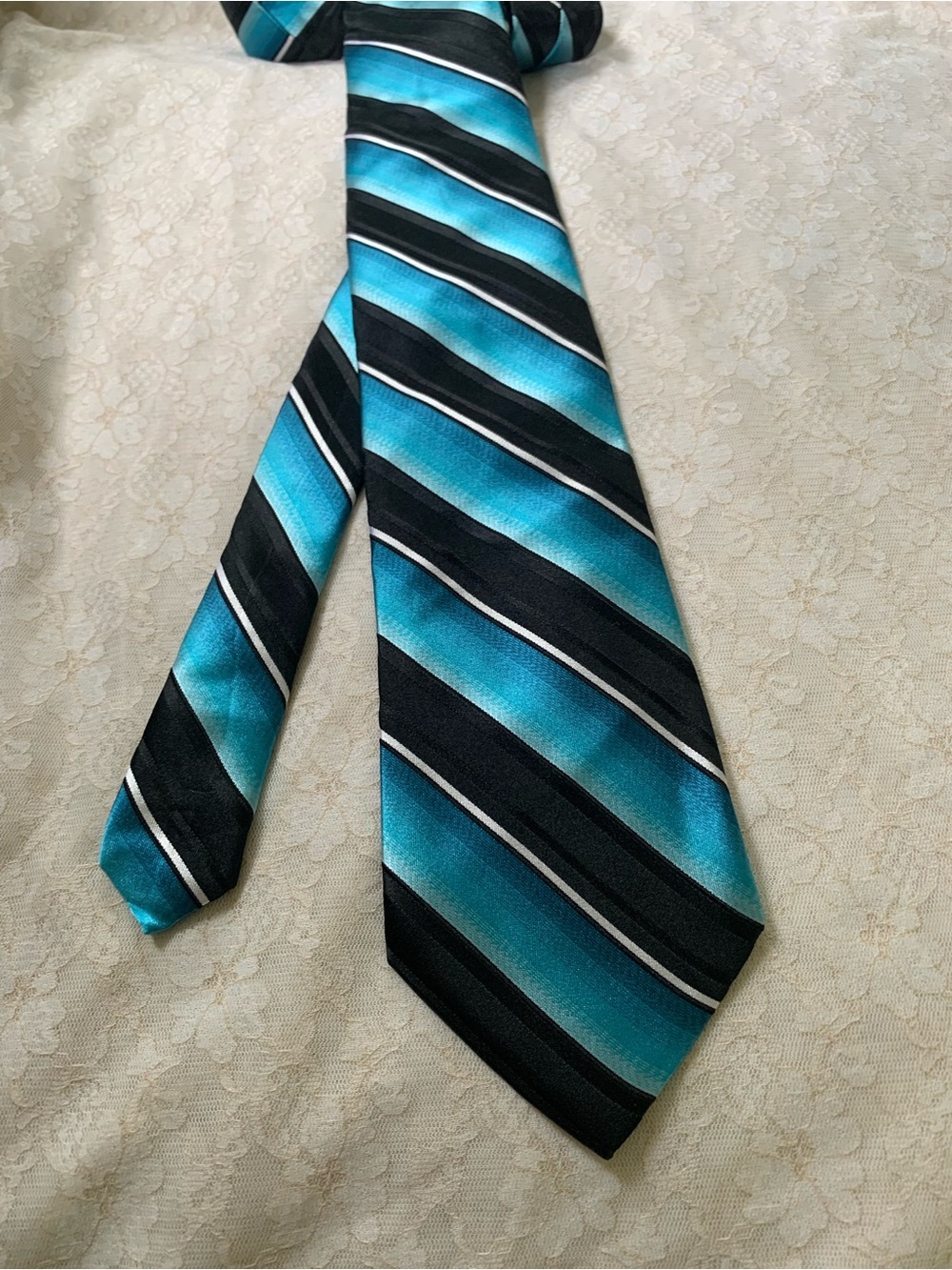 Croft Barrow Mens Necktie XL Extra Long 60x3.5 Teal Turquoise Black Striped Tie